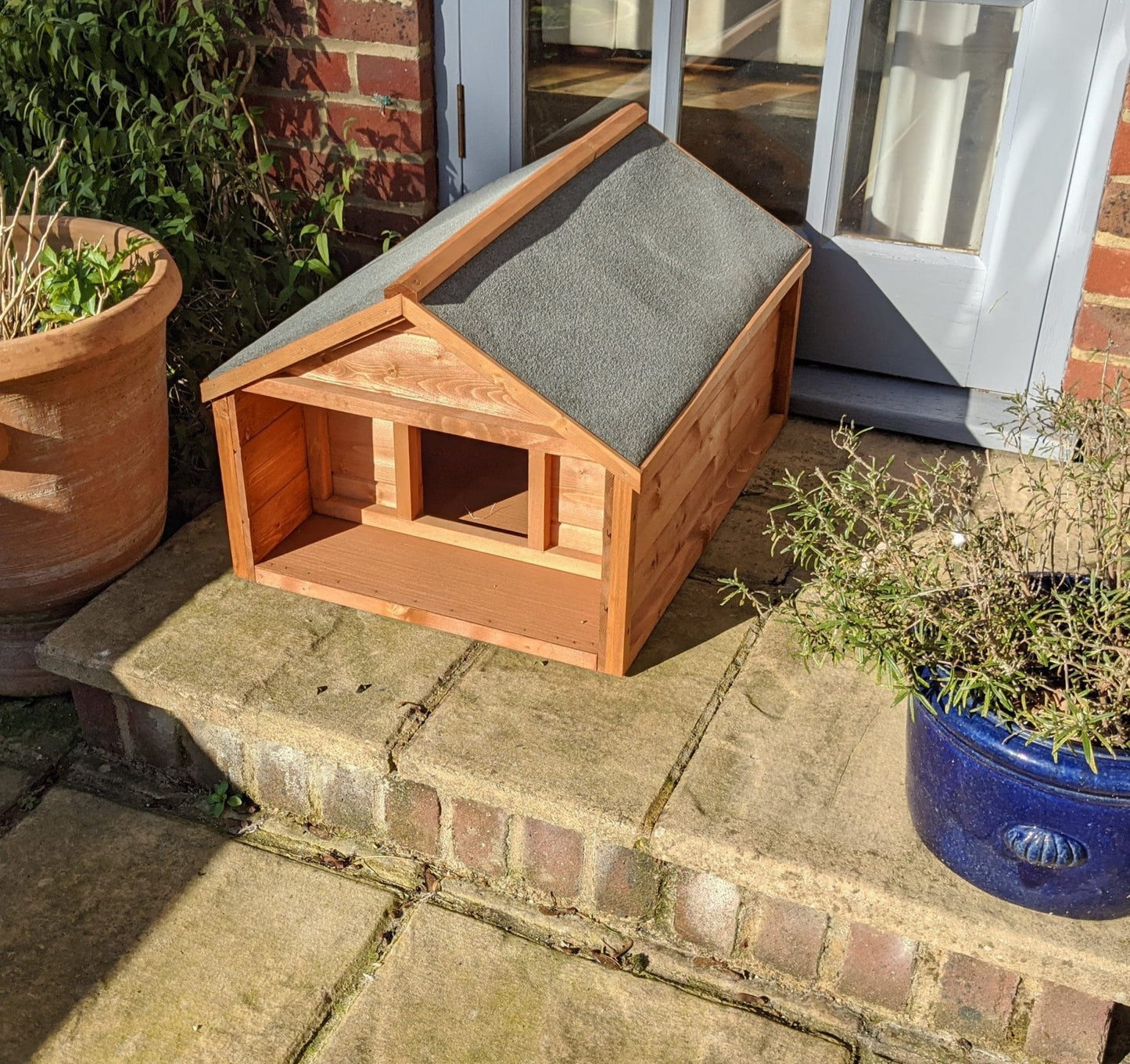 Cat Chalet | All Year Round Shelter | Ideal For Feeding Strays - Home & Roost